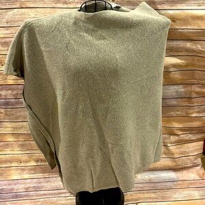 Llbean camel colored geometric shaped cape 80% merino wool for warmth